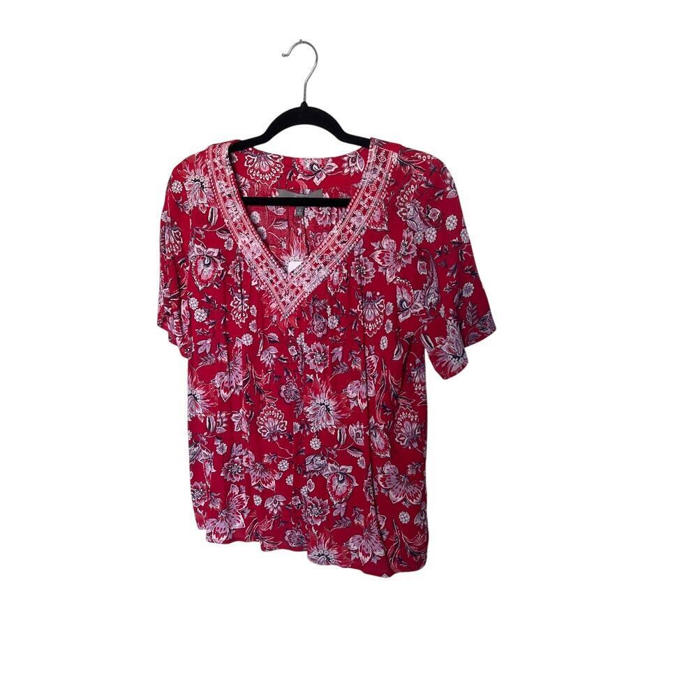 Berkley Jensen NWT Women’s Red Floral, Multi Colored, Short Sleeve Top Size S.